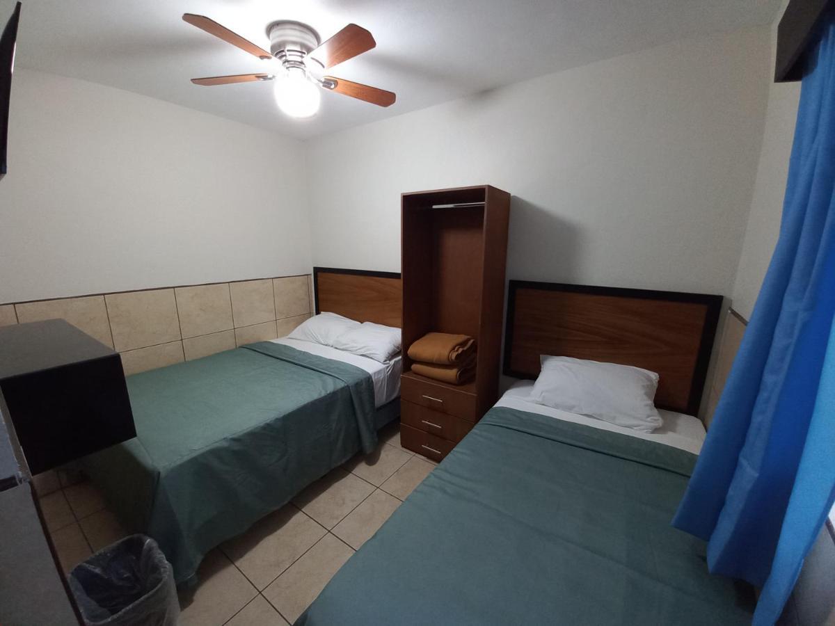 Hotel Hcm Guadalajara Ngoại thất bức ảnh