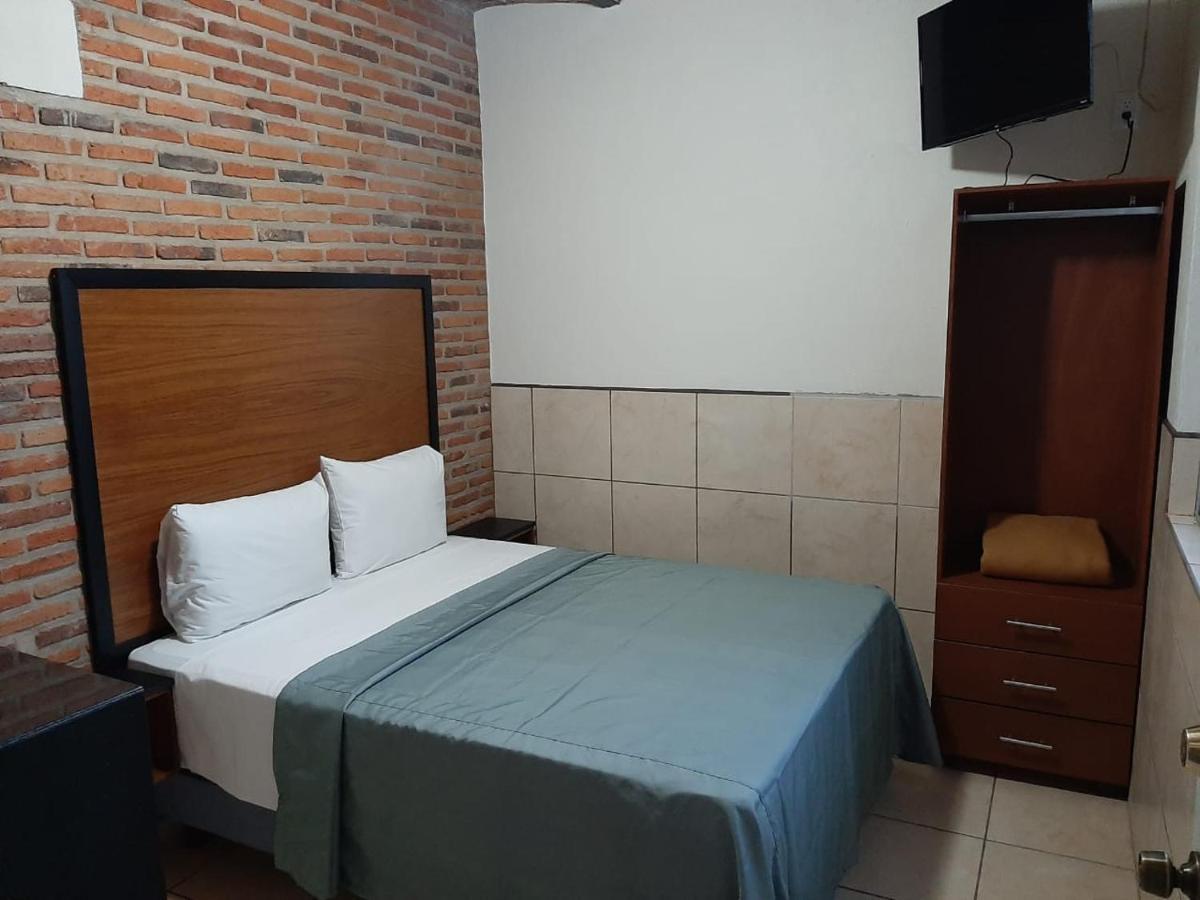 Hotel Hcm Guadalajara Ngoại thất bức ảnh