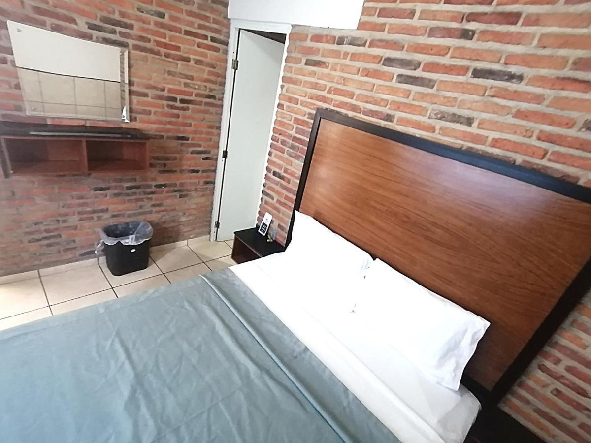 Hotel Hcm Guadalajara Ngoại thất bức ảnh